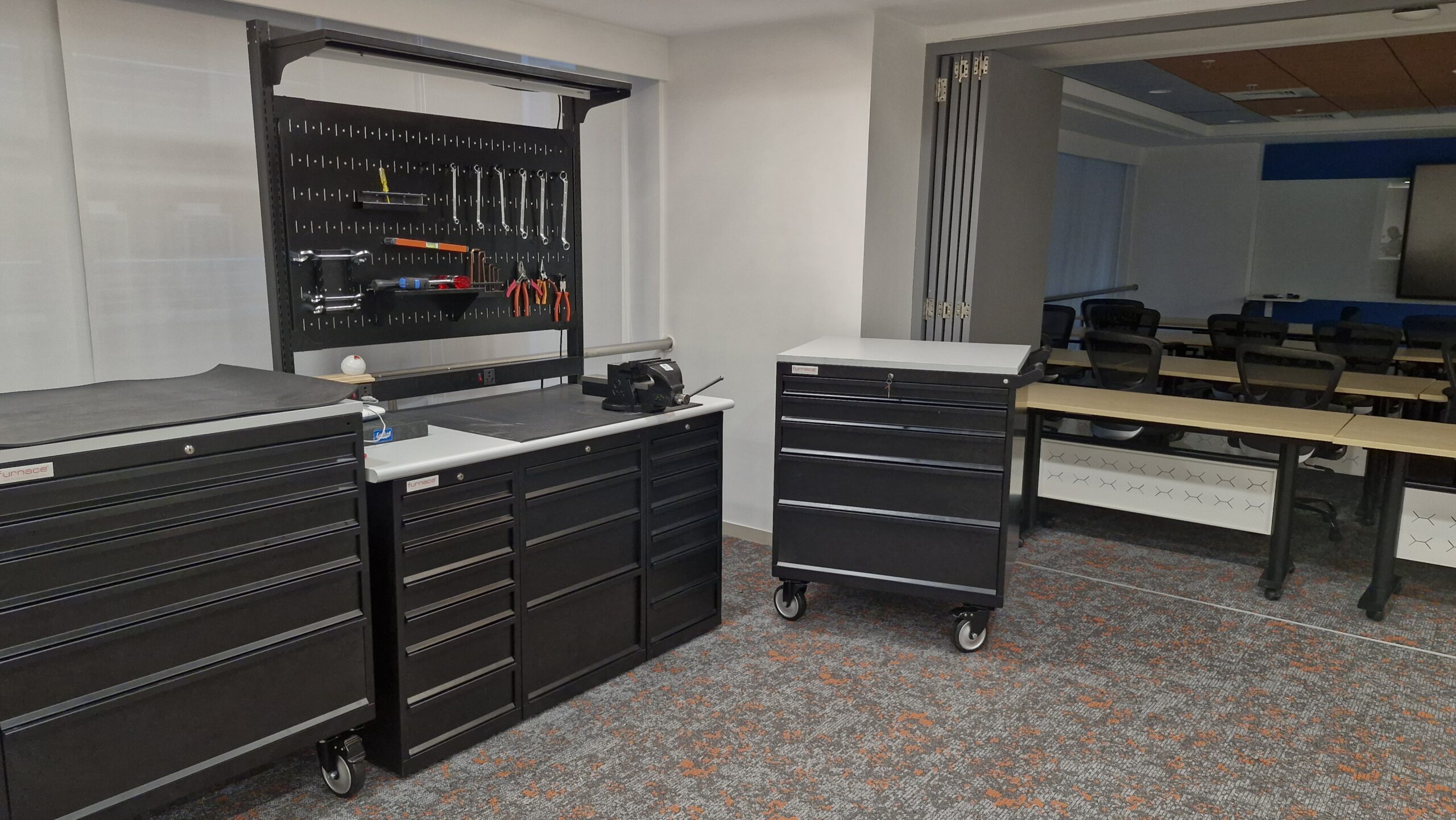 Manufacturing pro series industrial workstation2