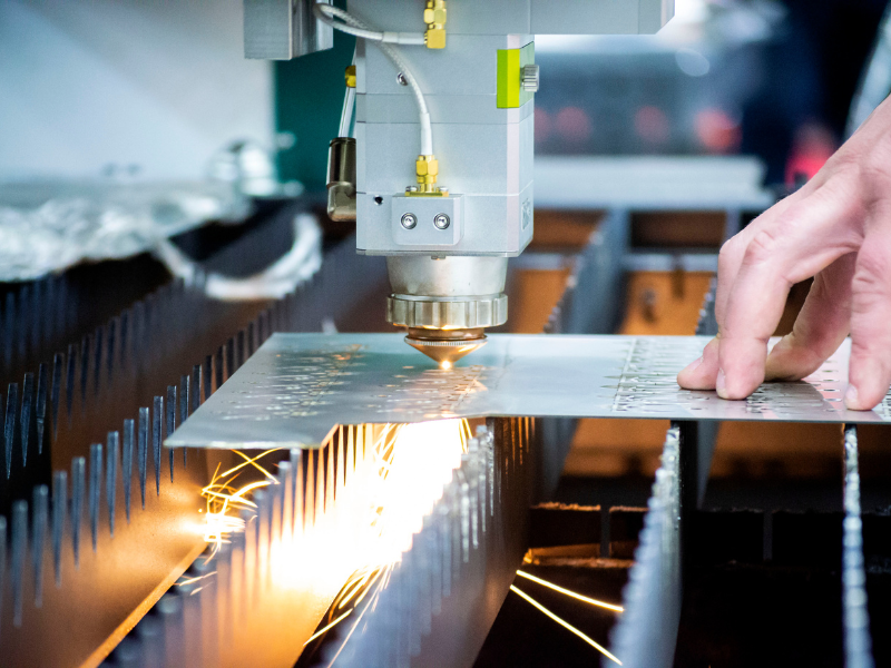 Metals and machinery industry workbench workstation