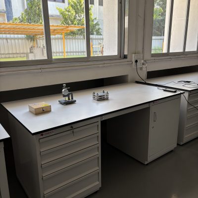 Manufacturing pro series industrial workstation1