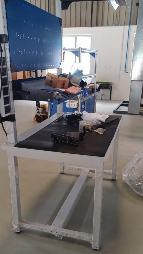 Base series industrial workbench